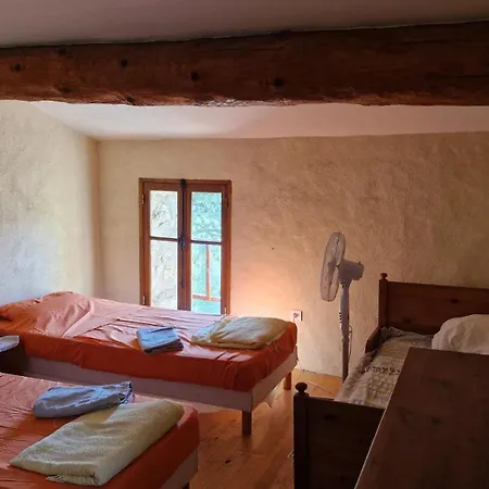 בית נופש Le Refuge Des Garrigues *