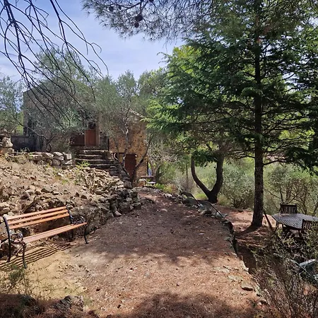Le Refuge Des Garrigues * Fraissé-des-Corbières
